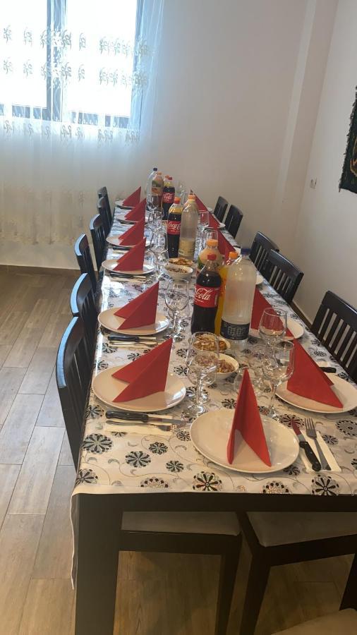 Pensiunea Trei Lalele Moisei Esterno foto